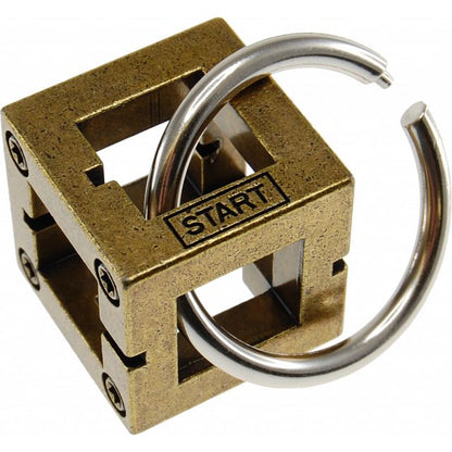 Cast Box Puzzle ☆☆ - Huzzle